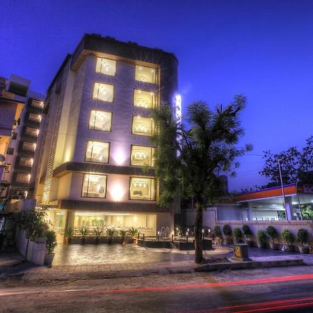 Scenaria Hotel อาเมดาบัด ภายนอก รูปภาพ