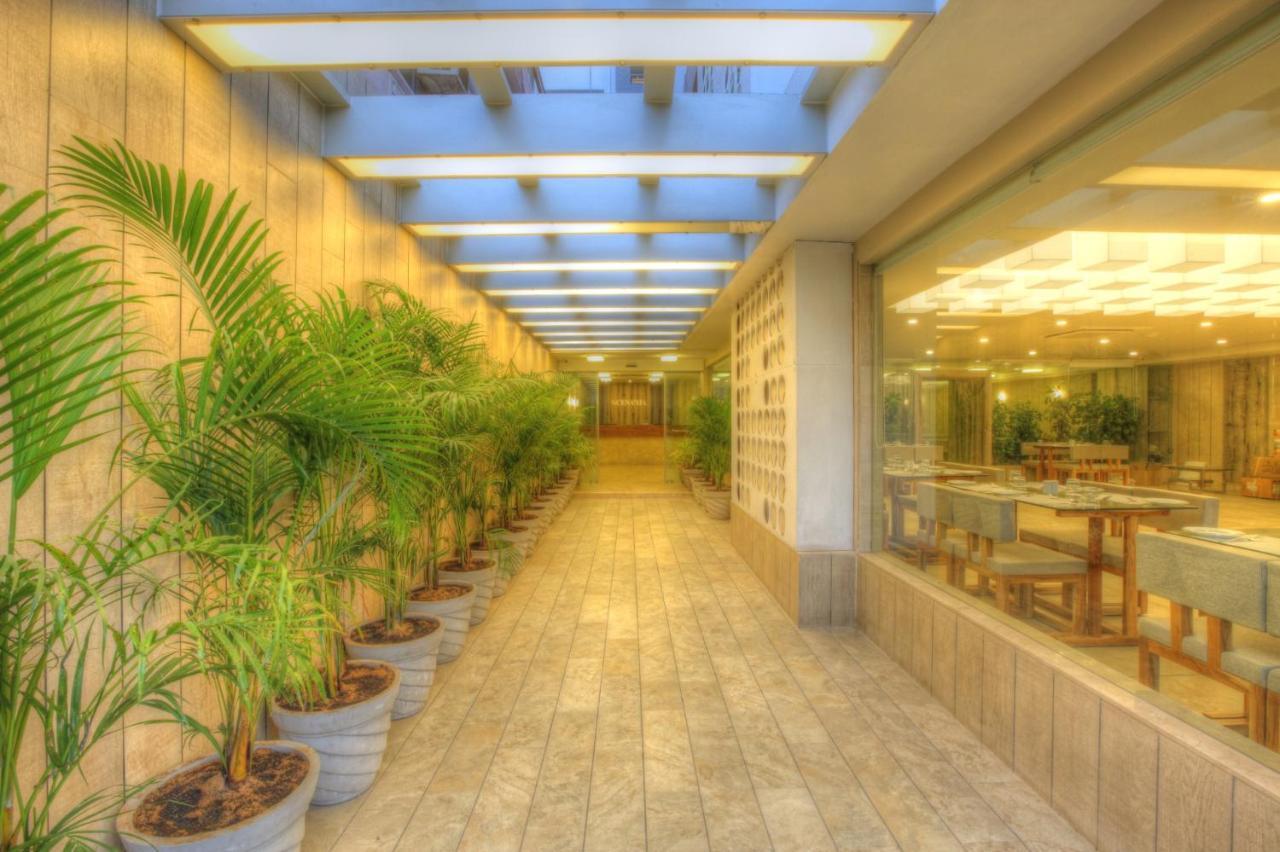 Scenaria Hotel อาเมดาบัด ภายนอก รูปภาพ