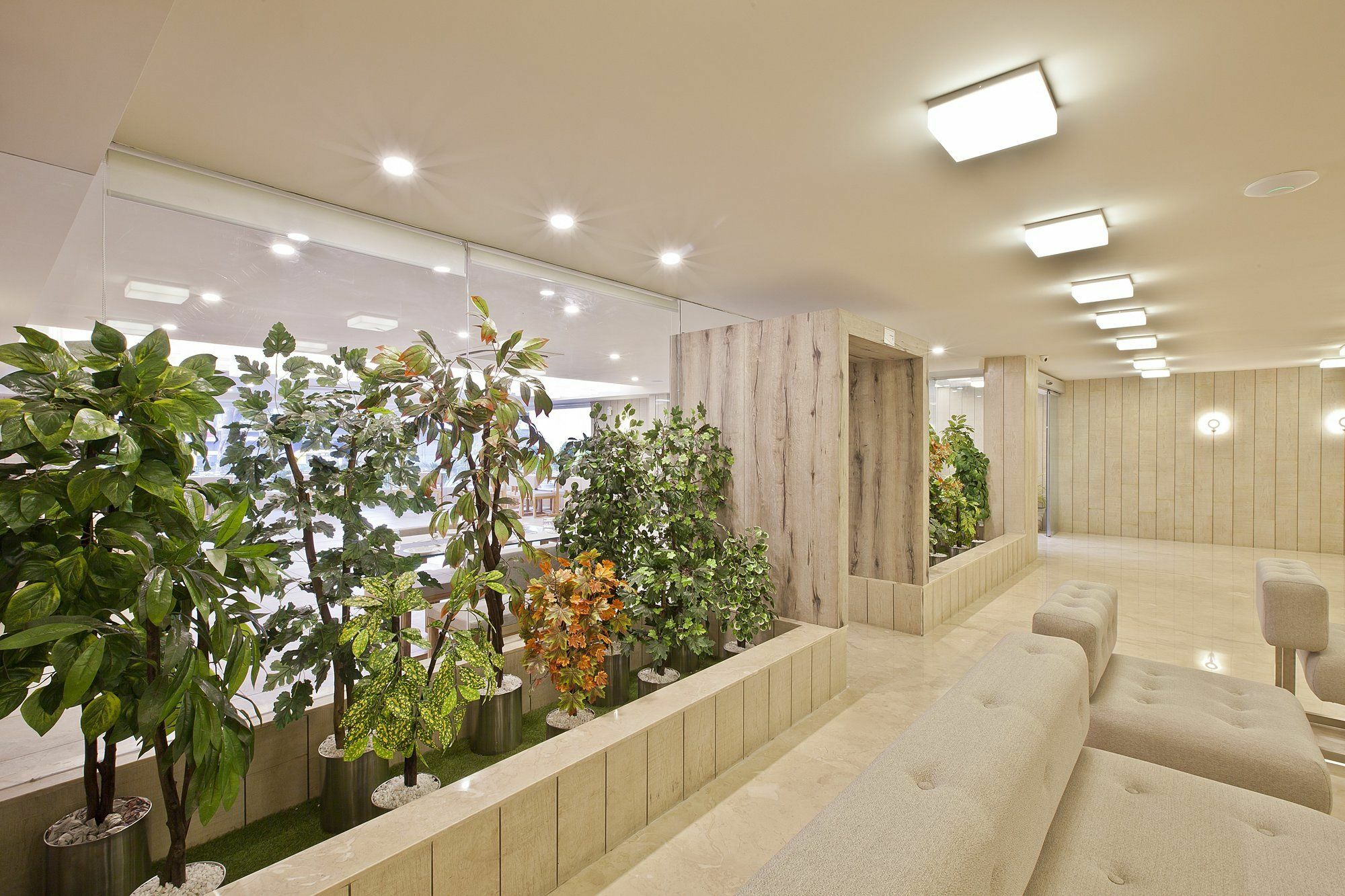 Scenaria Hotel อาเมดาบัด ภายนอก รูปภาพ
