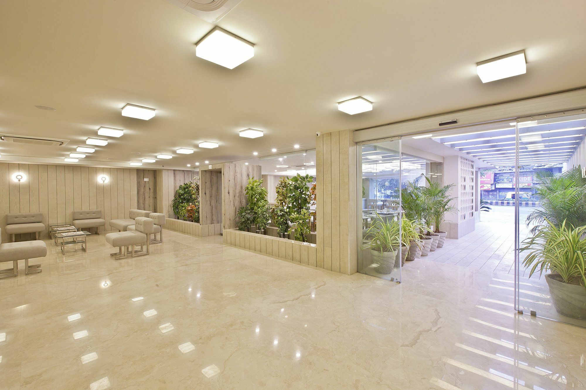 Scenaria Hotel อาเมดาบัด ภายนอก รูปภาพ